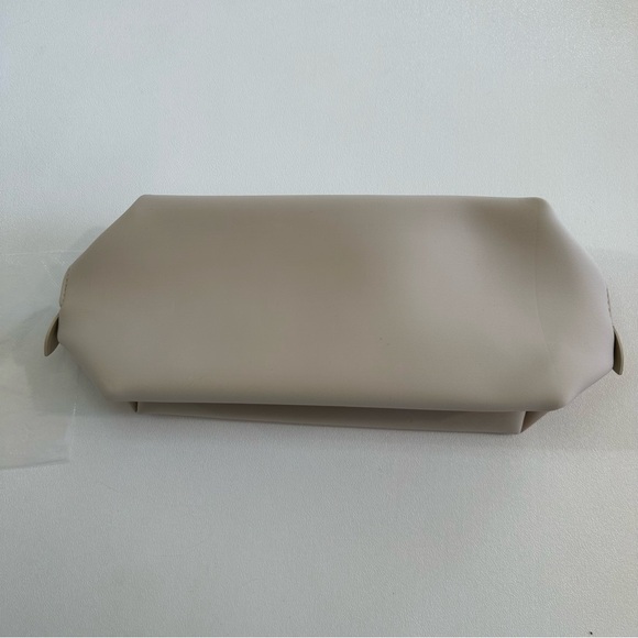 Burberry Logo Clutch Toiletry Bag Cosmetic Travel Bag Beige Polyester NWT - Picture 5 of 12